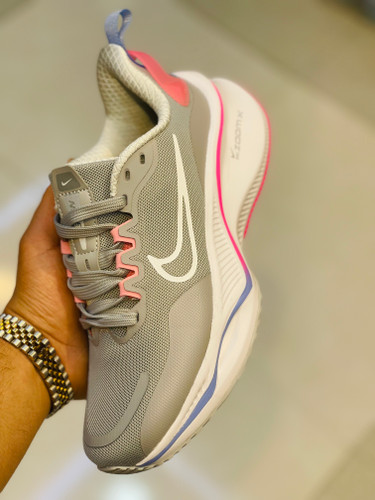 کفش کتونی نایکی زنانه مدل جدید زومیکس لبخندی