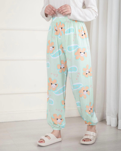 شلوار زنانه نخی طرح استیکر داری