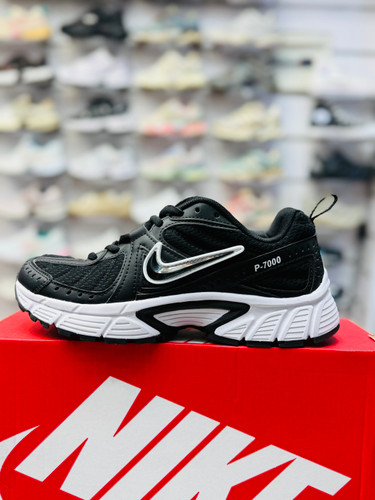 کفش کتونی نایک P7000 مشکی